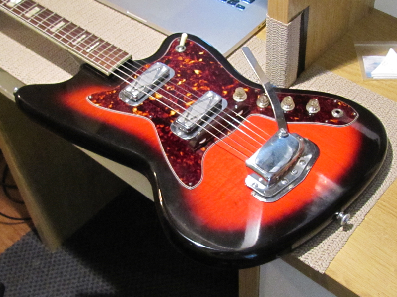 Silvertone 1478 - Bridge Swap, Bone Nut Carve and Setup